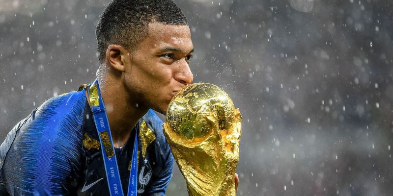 Mbappe số áo 20 tại World Cup đã đưa tên tuổi của cầu thủ vươn tầm thế giới 